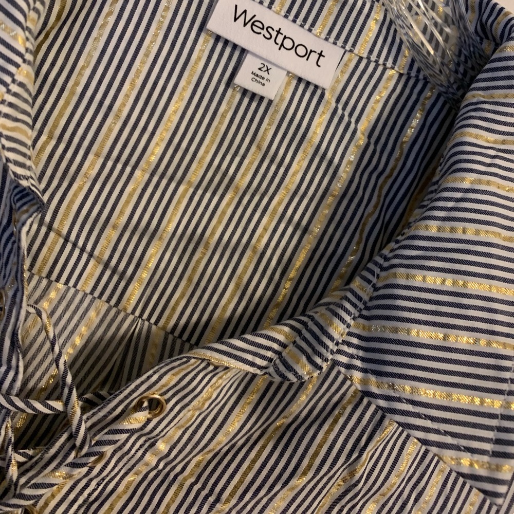 NWOT! Dressbarn Westport Button down Blouse - Picture 2 of 3